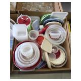 Box lot miscellaneous Tupperware and plastic