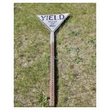 Yield right of way metal sign