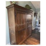 Antique Ornate Carved Oak Armoire / Hutch
