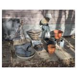 Assorted outdoor lawn decor