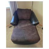 Contemporary Dark Leather Chaise Lounge Chair
