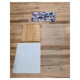 ASSORTED CUTTING BOARDS 4 GLASS 1 WOODENThis