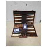 VINTAGE BACKGAMMON SET IN FAUX LEATHER