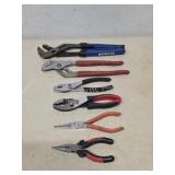 ASSORTED HAND TOOL PLIERS LOTThis set of