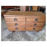Kroehler Mid-Century Oak Six Drawer Dresser. This