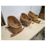 SET OF 3 MINIATURE WOVEN WICKER BASKETS Set of