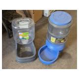 Pair of plastic water / food gravity waterers /