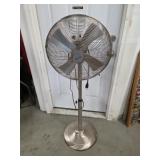 Utilitech brushed Chrome oscillating floor fan