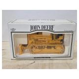 Vintage John Deere 420 crawler industrial model