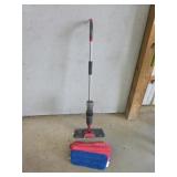 Rubbermaid reveal floor sweeper with extra pads