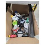 Box lot miscellaneous - lawn and garden items