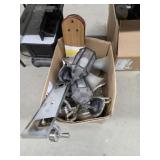 Box lot - miscellaneous light fixtures and