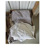 Box lot miscellaneous linens