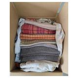 Box lot miscellaneous rugs, linens