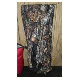 RUSSELL OUTDOORS CAMOFLAUGE BIBS, SIZE LARGE