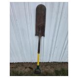 FIBERGLASS HANDLE LANDSCAPE SHOVEL