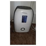 SOLEUSAIR POWERED BY GREE 25 PINT DEHUMIDIFIER