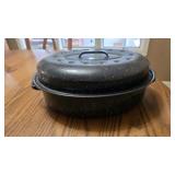 VINTAGE BLACK GRANITE OVAL ROASTER PAN