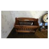 VINTAGE OAK MAGAZINE RACK