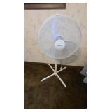 HOLMES OSCILLATING FLOOR FAN