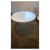 VINTAGE METAL FRAME ROUND VINYL TOP CARD TABLE