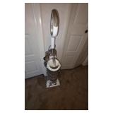 SHARK UPRIGHT BAGLESS VACUUM