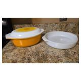 2 PCS VINTAGE PYREX & FIRE KING GLASSWARE