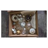 BOX LOT ASSORTED VINTAGE COLLECTIBLES & UNIQUES