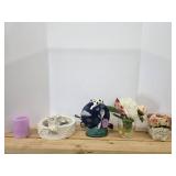 Box lot assorted home decor