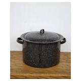 Vintage black granite ware 11-in stock pot