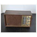 Vintage realistic mta-8 transistor radio, works