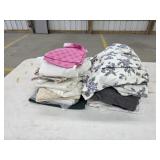 Box lot miscellaneous quilting material
