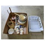 Box lot miscellaneous kitchen wares