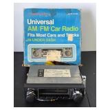 Vintage  Realistic universal AM/FM car radio