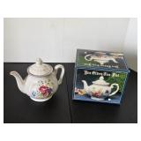 Vintage Yea Olden Tea Pot decorative porcelain