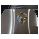 vintage 14k yellow gold ring featuring an