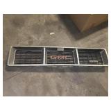 VINTAGE OEM 1973-1974 GMC TRUCK FRONT GRILLE