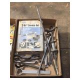 BOX LOT ASSORTED TOOLS
