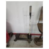VINTAGE HEAVY-DUTY 1.5 TON HYDRAULIC FLOOR JACK