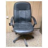 VINTAGE BLACK ROLLING OFFICE CHAIR