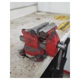 VINTAGE OHIO FORGE 3.5 IN BENCH VISE