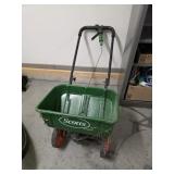 Scotts speedy green lawn spreader