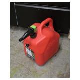 Scepter 5 gallon plastic gas can
