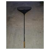26-in plastic leaf rake