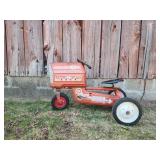 Vintage Murray Tractor chain driven.