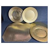 Gold placemats, 3 charges