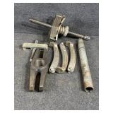Gear & Bearing Pullers. Break Spreader