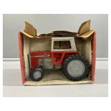1:16 ERTL Massey Ferguson "590" Tractor
