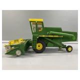 John Deere 6600 Combine