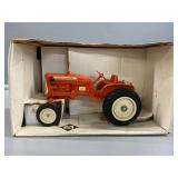1:16 Allis- Chalmers "Series II D12" Tractor